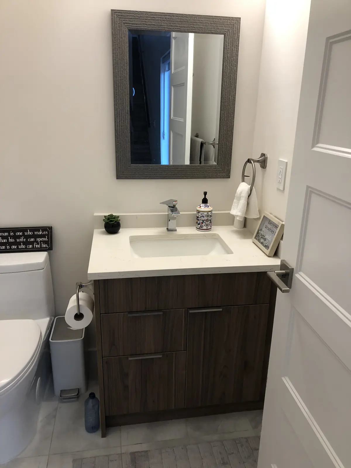 Aisha's Jewel second bathroom, full modern bath near guest bedrooms